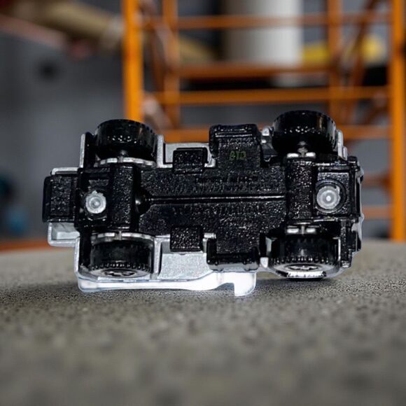 Vintage 1990 Matchbox Plow Master Highway Maintenance Truck Silver Metallic - Picture 5 of 6